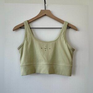 Nike sports bra M